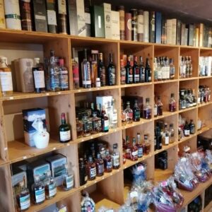 Eine Auswahl an weiteren Grappa ist im Laden erhältlich